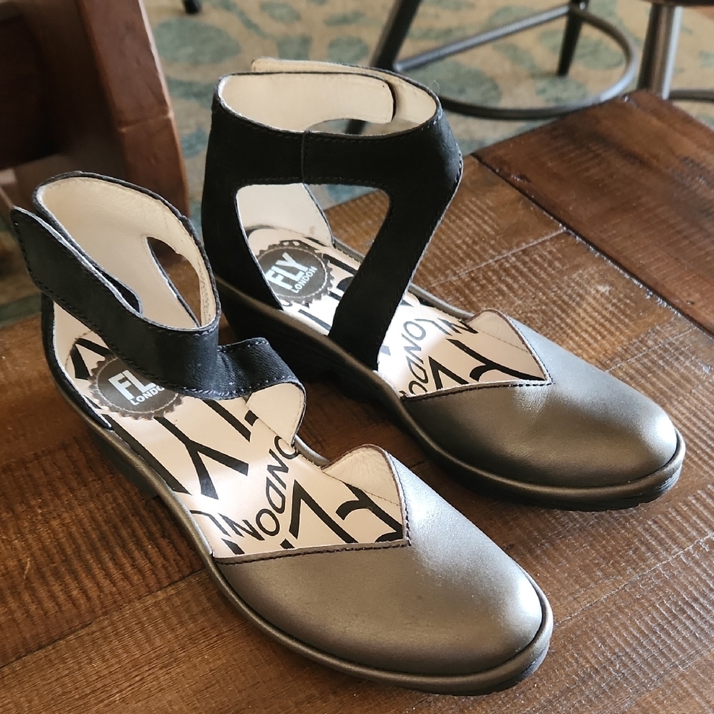 EUC Fly London Black and Silver Sandals Sleek Design